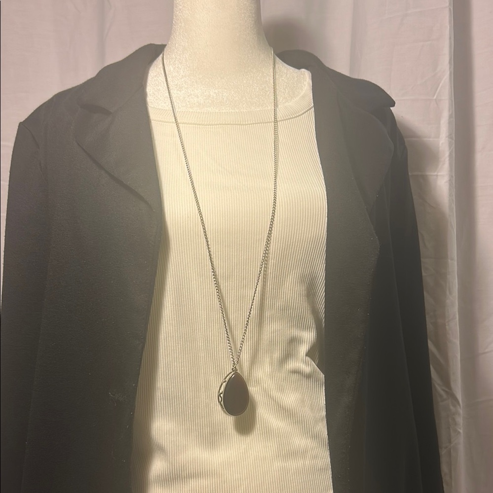Elegant Silver Pendant Necklace